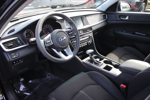 2020 Kia Optima LX photo 3