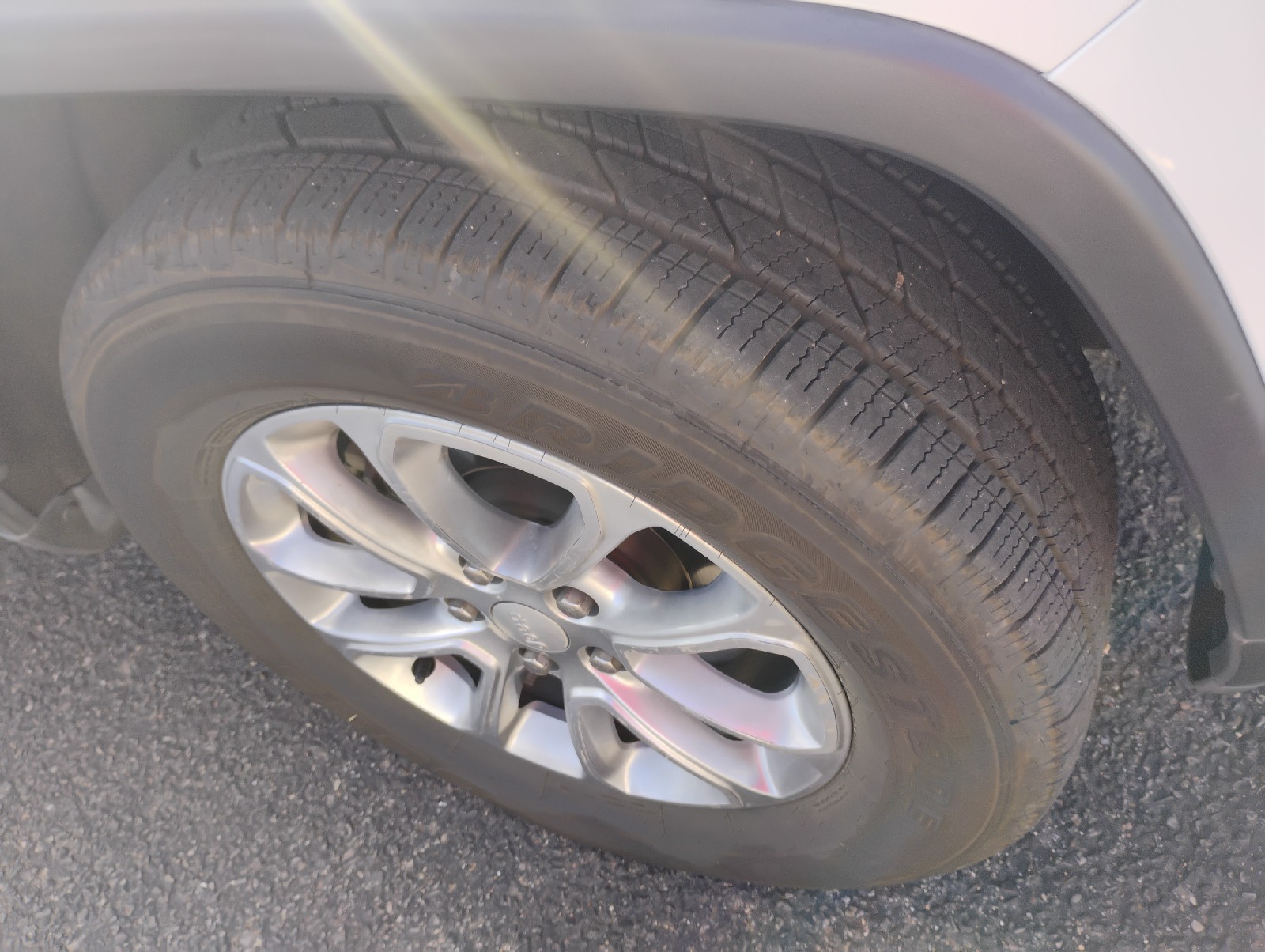 Used 2014 Bright White Clearcoat Jeep Limited image 3