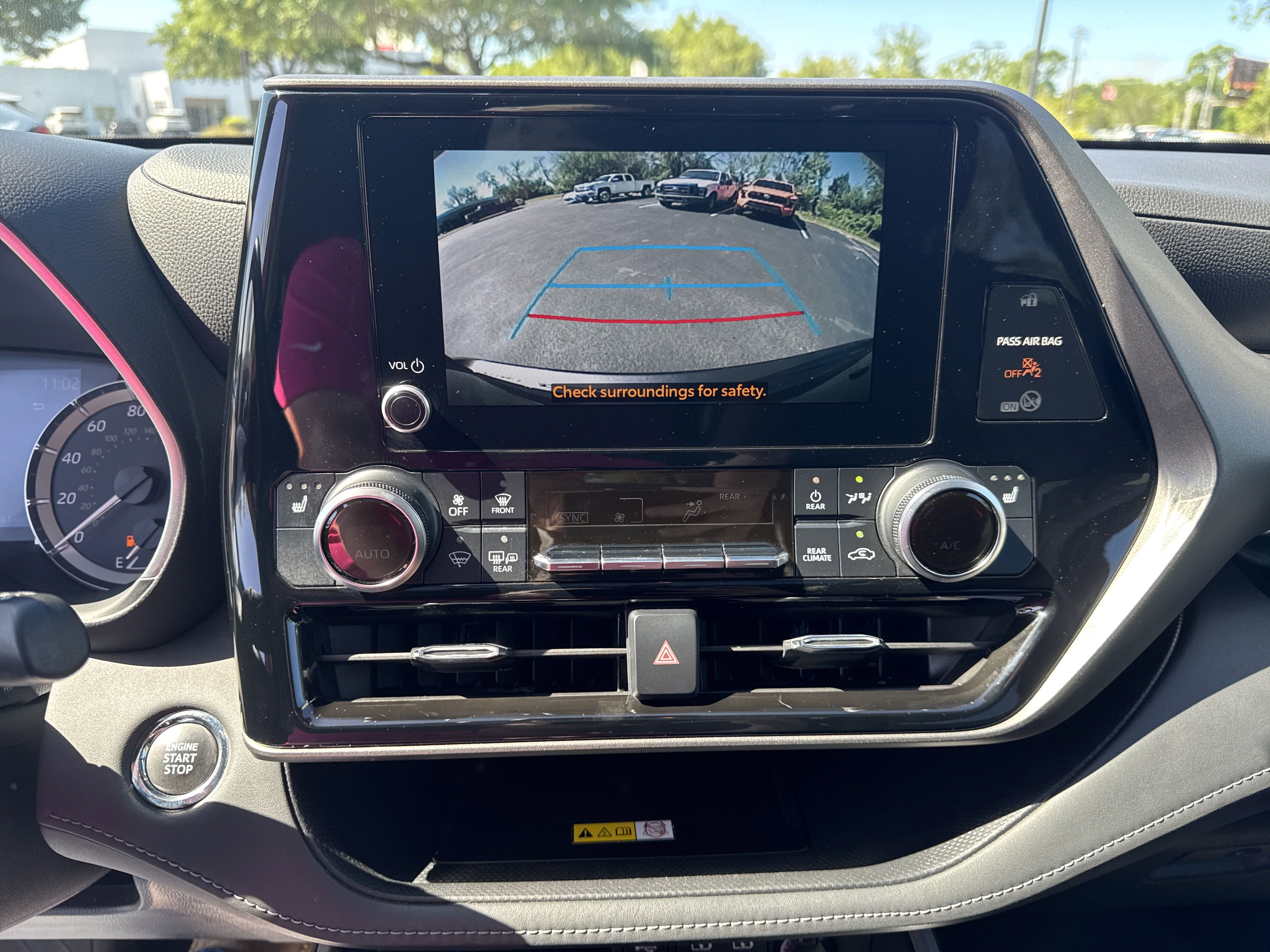 2023 Toyota Highlander XLE photo 15