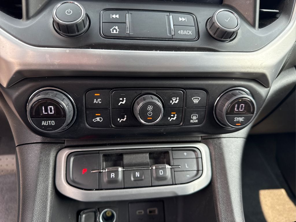 2023 Gmc Acadia SLE photo 28
