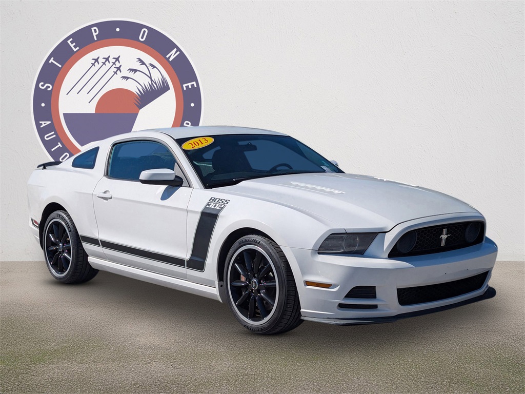 2013 Ford Mustang Boss 302 photo 2