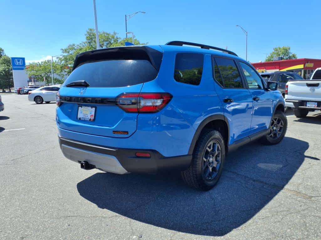 2025 Honda Pilot TrailSport photo 3
