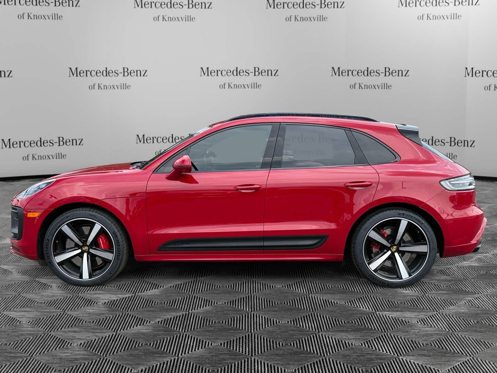 2023 Porsche Macan GTS photo 2