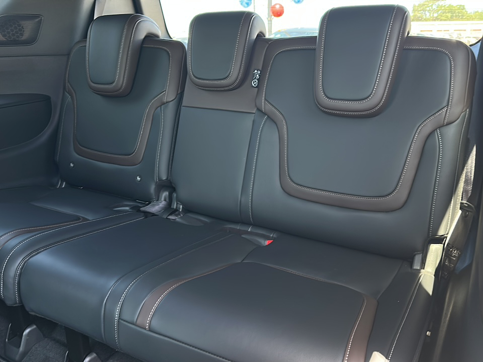 2025 Nissan Armada SL photo 10