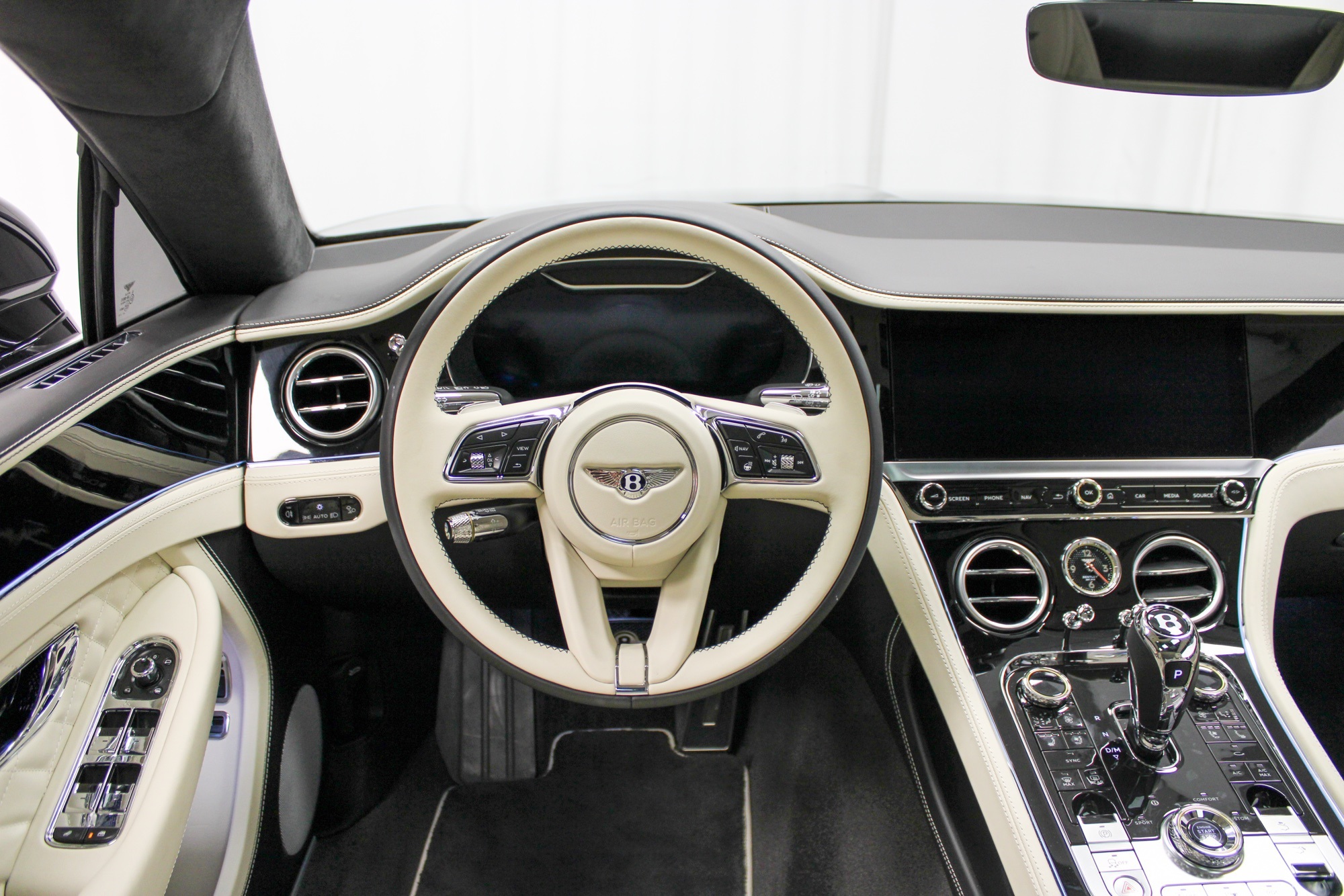 2024 Bentley Continental GT Azure V8 photo 16