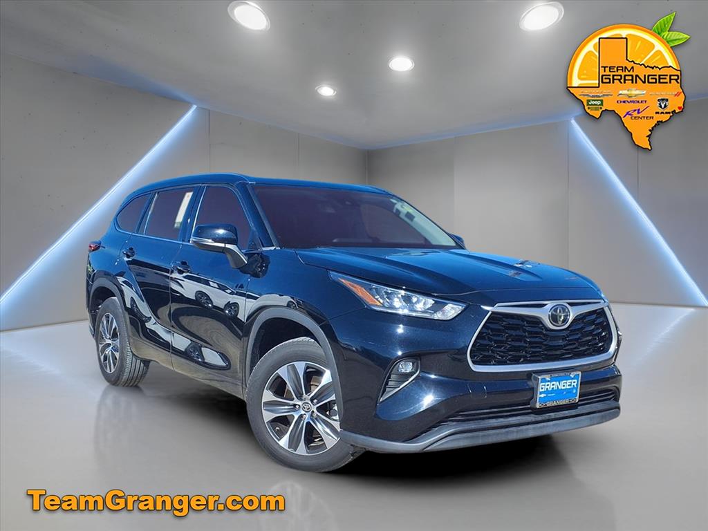 2020 Toyota Highlander XLE's photo