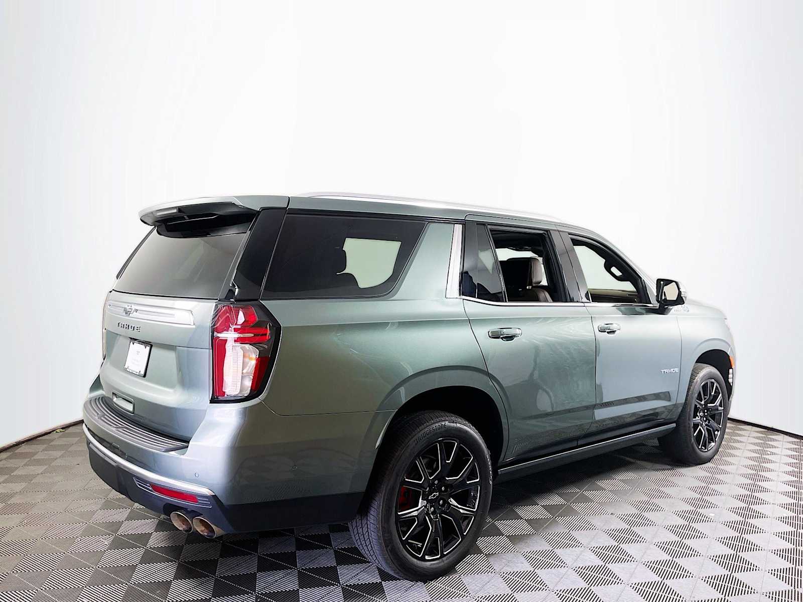 2023 Chevrolet Tahoe High Country photo 2