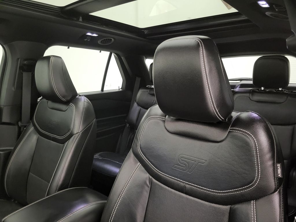 2021 Ford Explorer ST photo 14