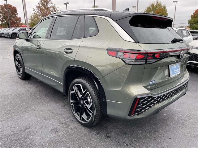 2026 Volkswagen Tiguan SEL R-Line photo 4