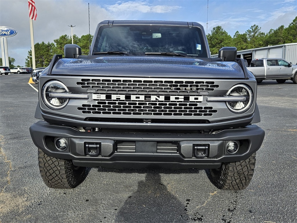 2025 Ford Bronco Badlands photo 2