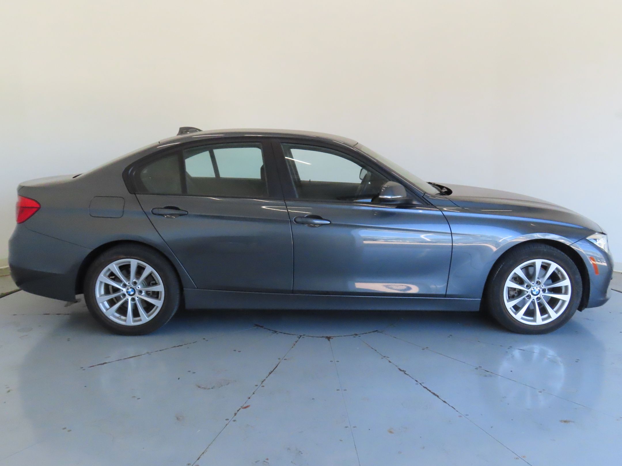 2018 Bmw 320i Sedan photo 2