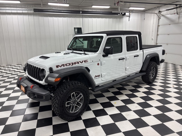 2024 Jeep Gladiator Mojave's photo