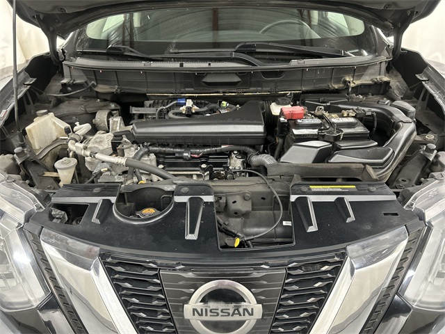 2017 Nissan Rogue SV photo 6