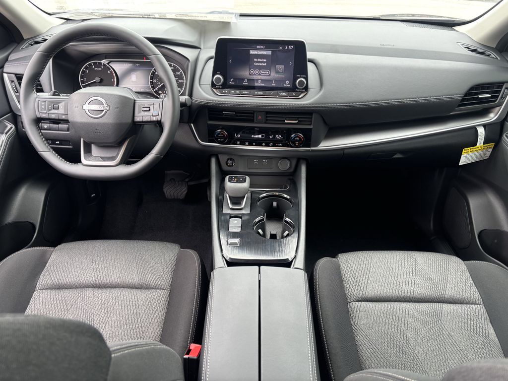 2025 Nissan Rogue SV photo 7
