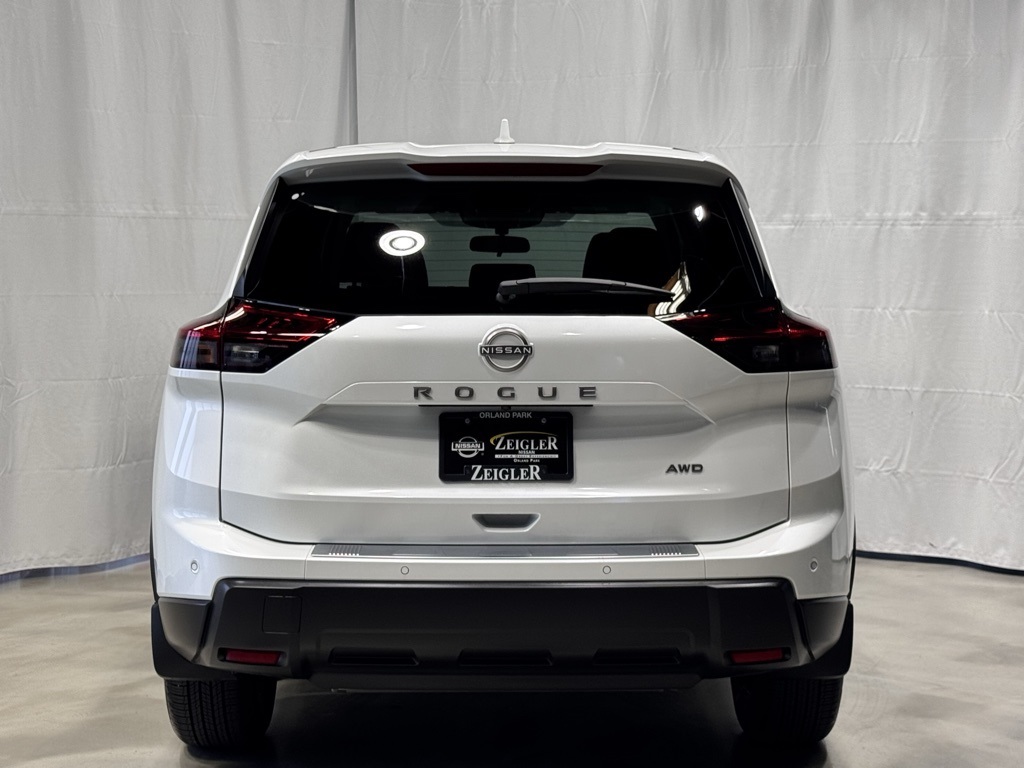 2025 Nissan Rogue SV AWD photo 5