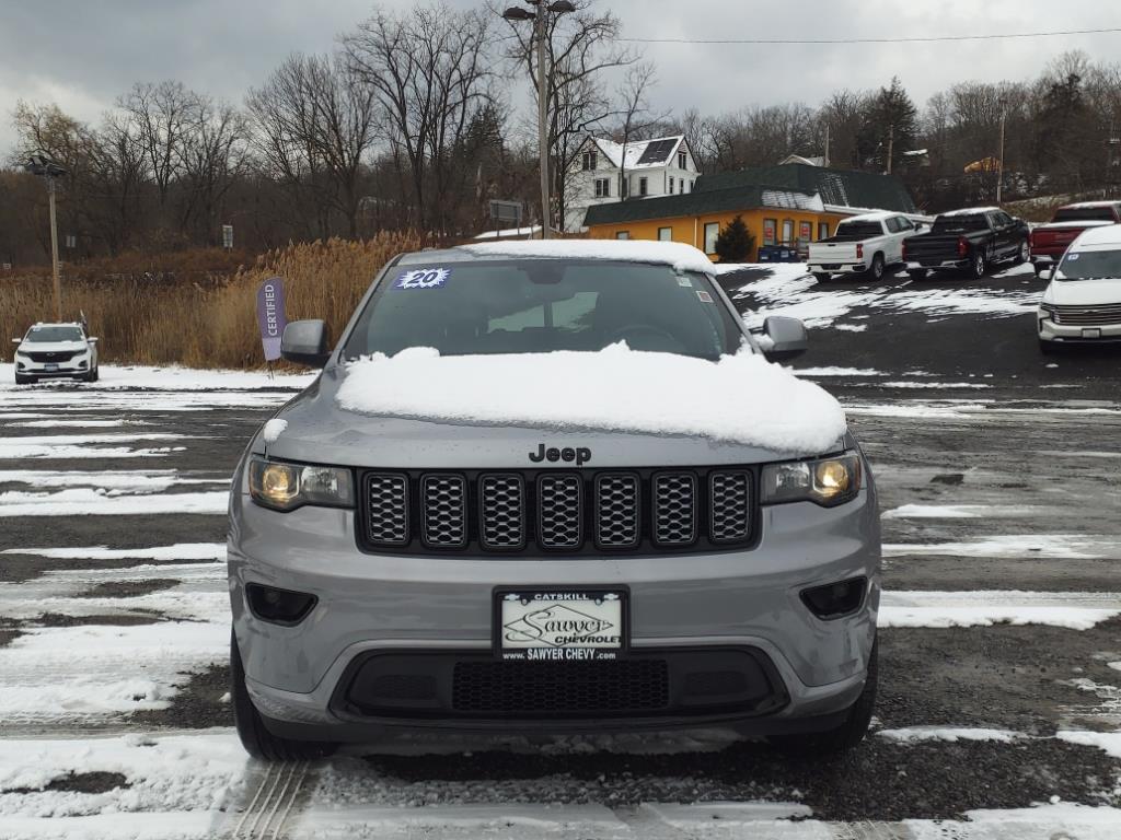 2020 Jeep Grand Cherokee Altitude photo 2