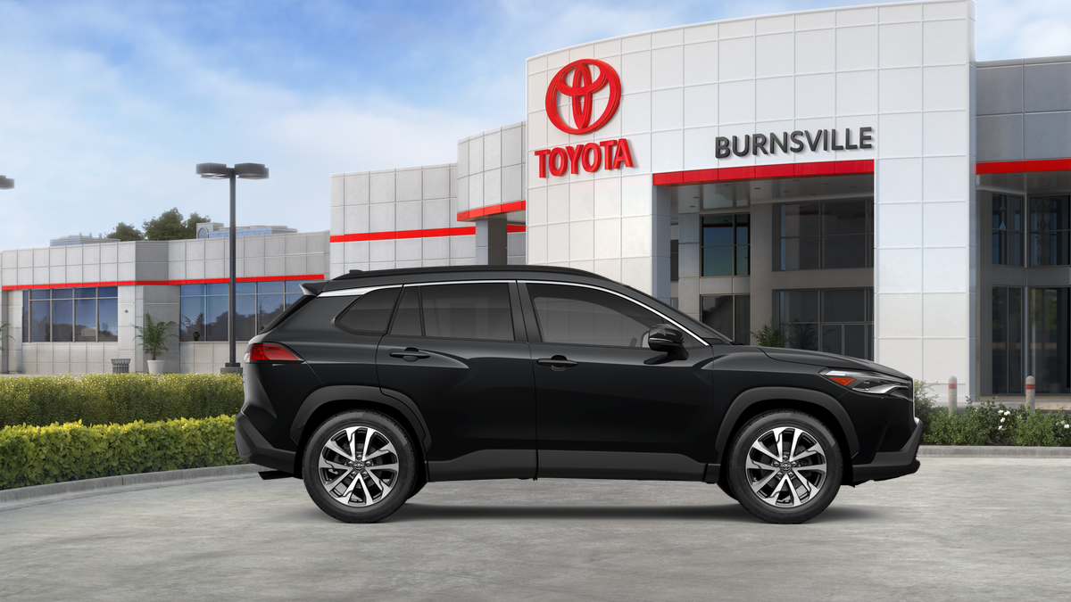 2025 Toyota Corolla Cross XLE photo 5