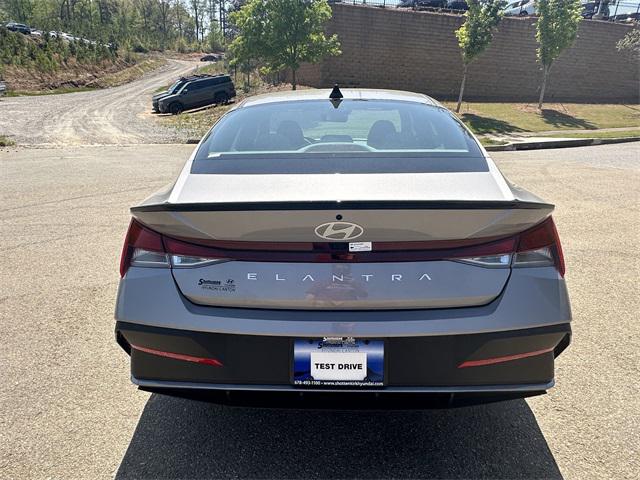 2025 Hyundai Elantra Hybrid Blue photo 4