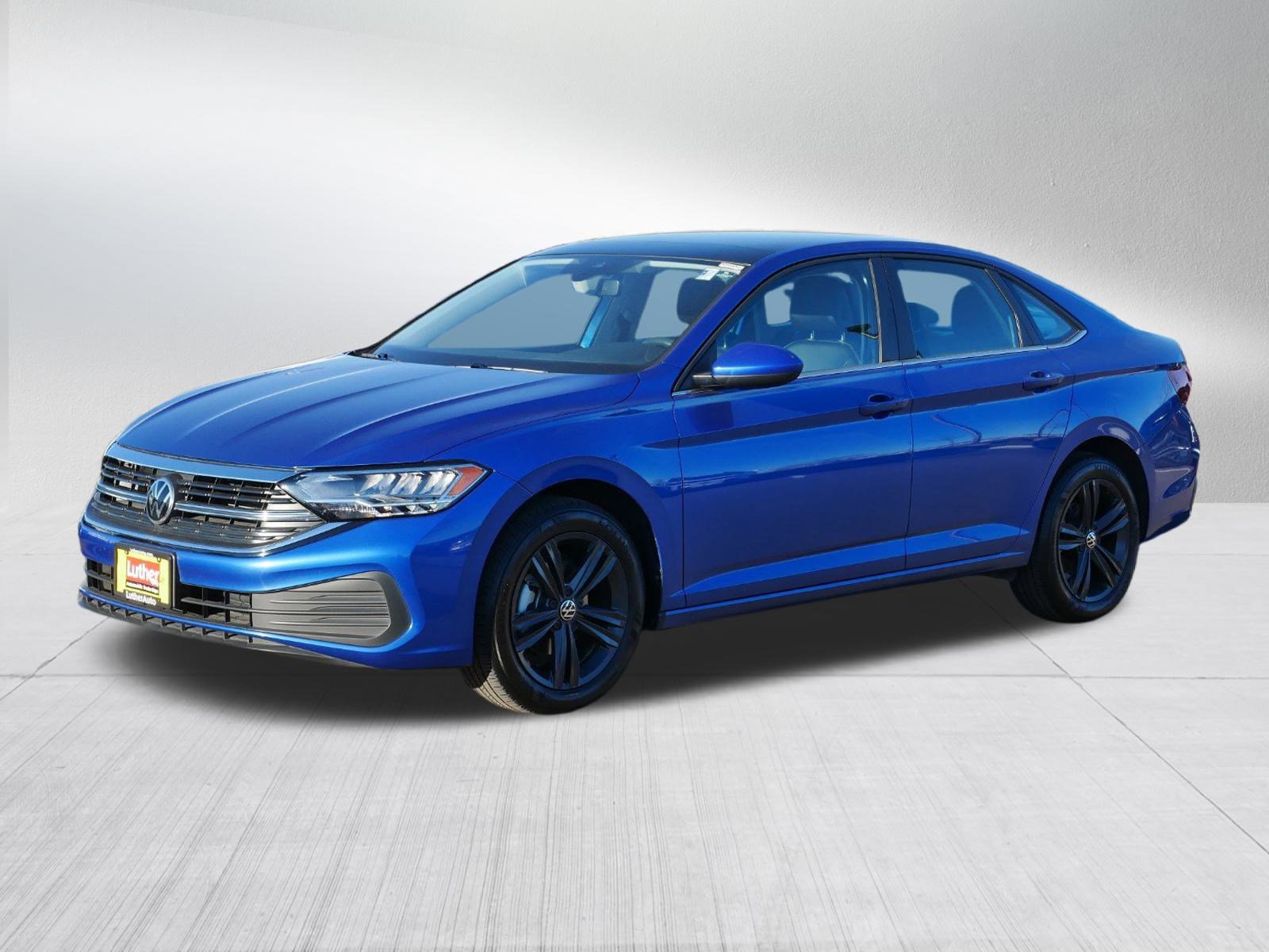 2022 Volkswagen Jetta SE photo 3