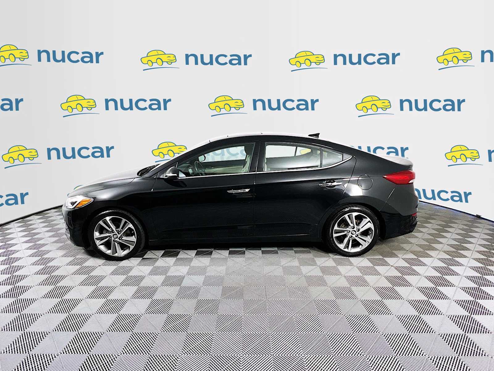 2017 Hyundai Elantra Limited photo 4
