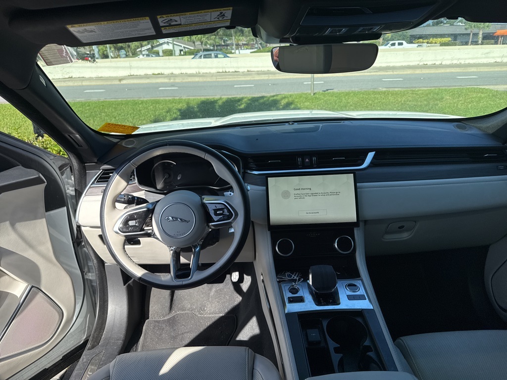 2022 Jaguar F-PACE P250 S photo 3