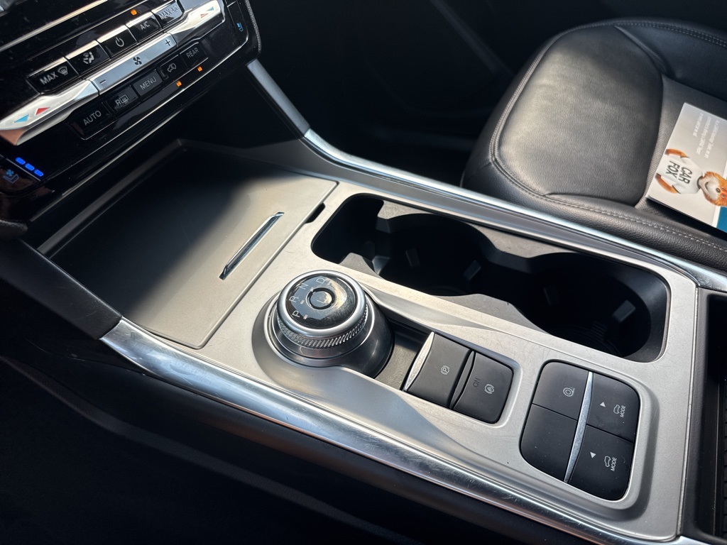 2022 Ford Explorer Limited photo 21