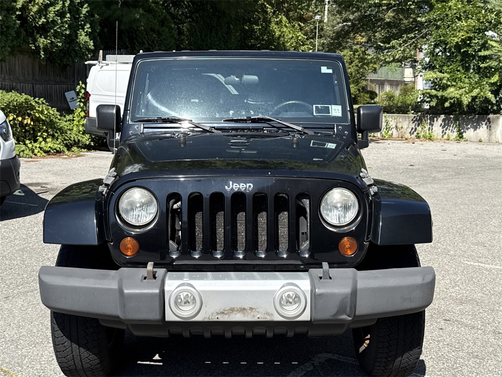 2010 Jeep Wrangler Sahara photo 2