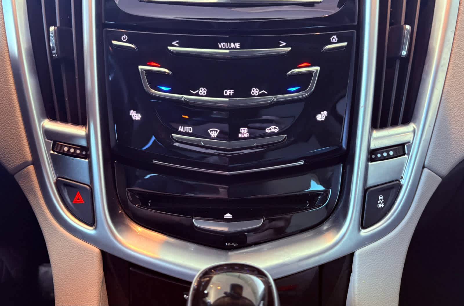 2015 Cadillac SRX Luxury photo 14