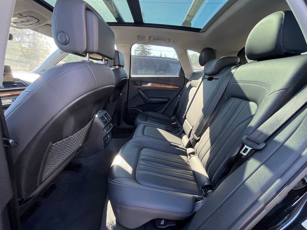 2023 Audi Q5 45 S line Premium photo 6