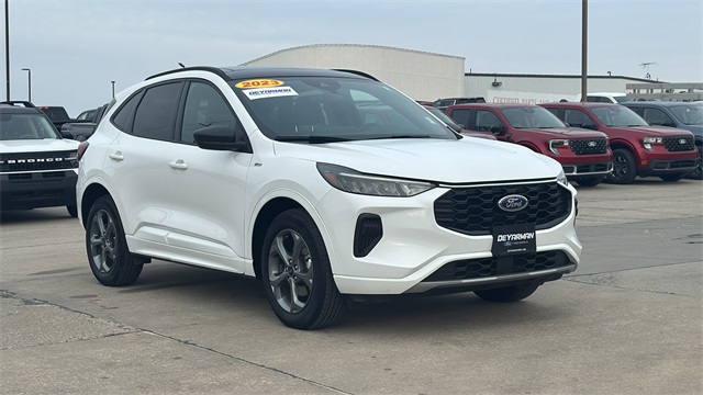 2023 Ford Escape ST-Line's photo
