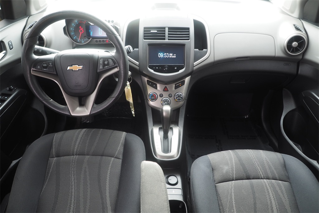 2016 Chevrolet Sonic LT photo 18