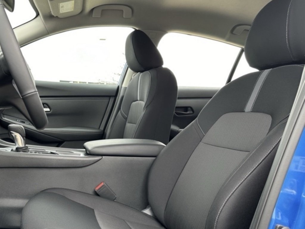 2025 Nissan Sentra SV photo 18