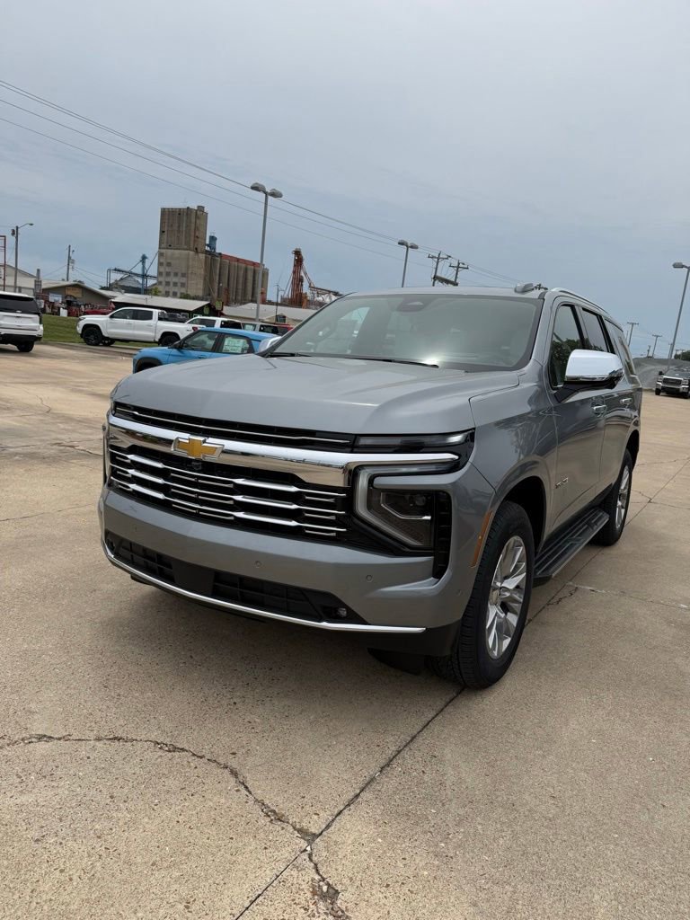 2025 Chevrolet Tahoe Premier photo 2