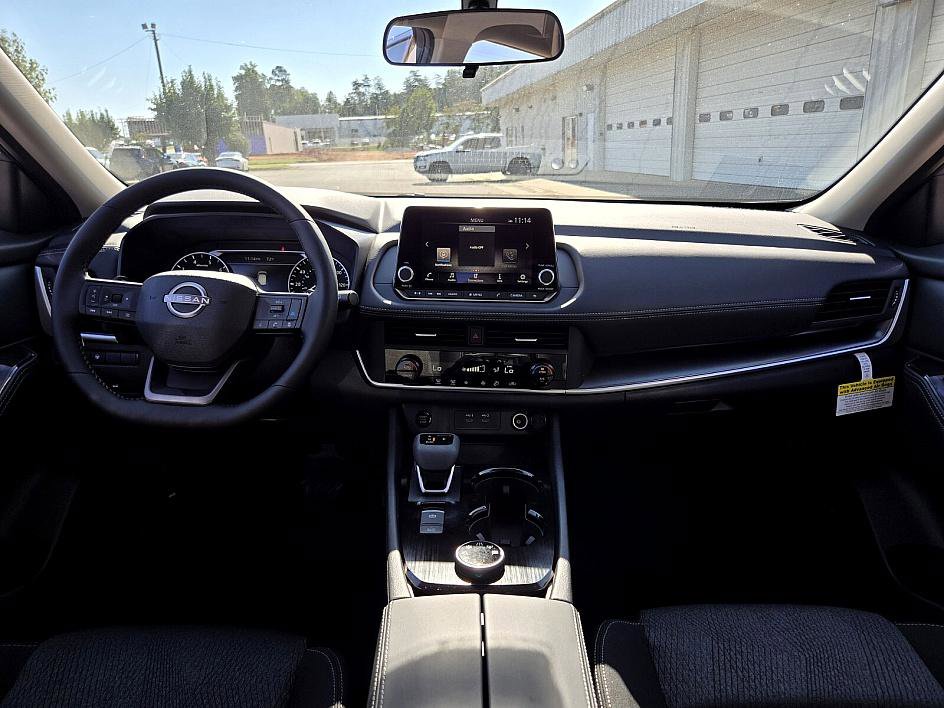 2026 Nissan Rogue SV photo 10