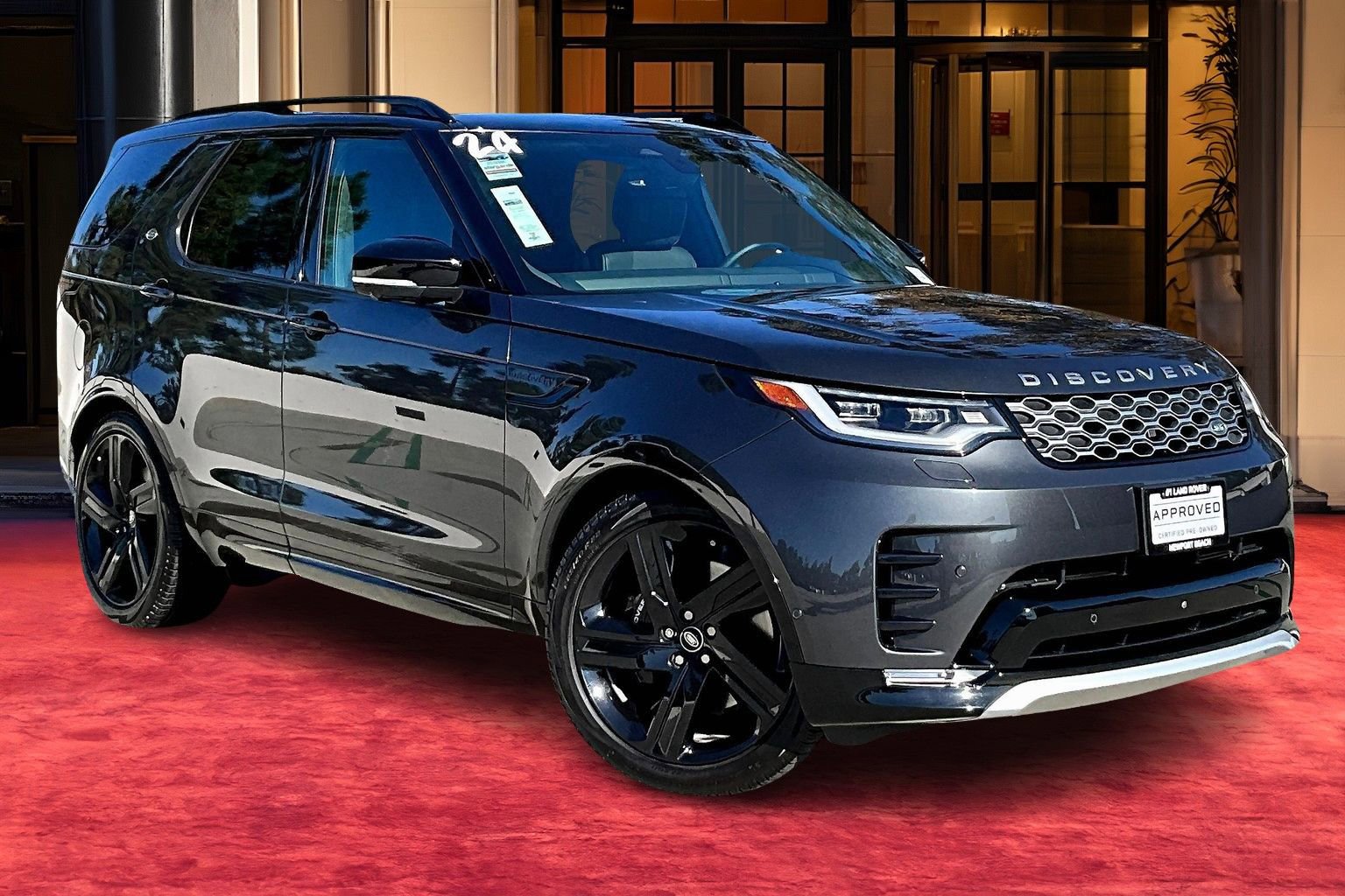 2024 Land Rover Discovery Metropolitan Edition photo 10