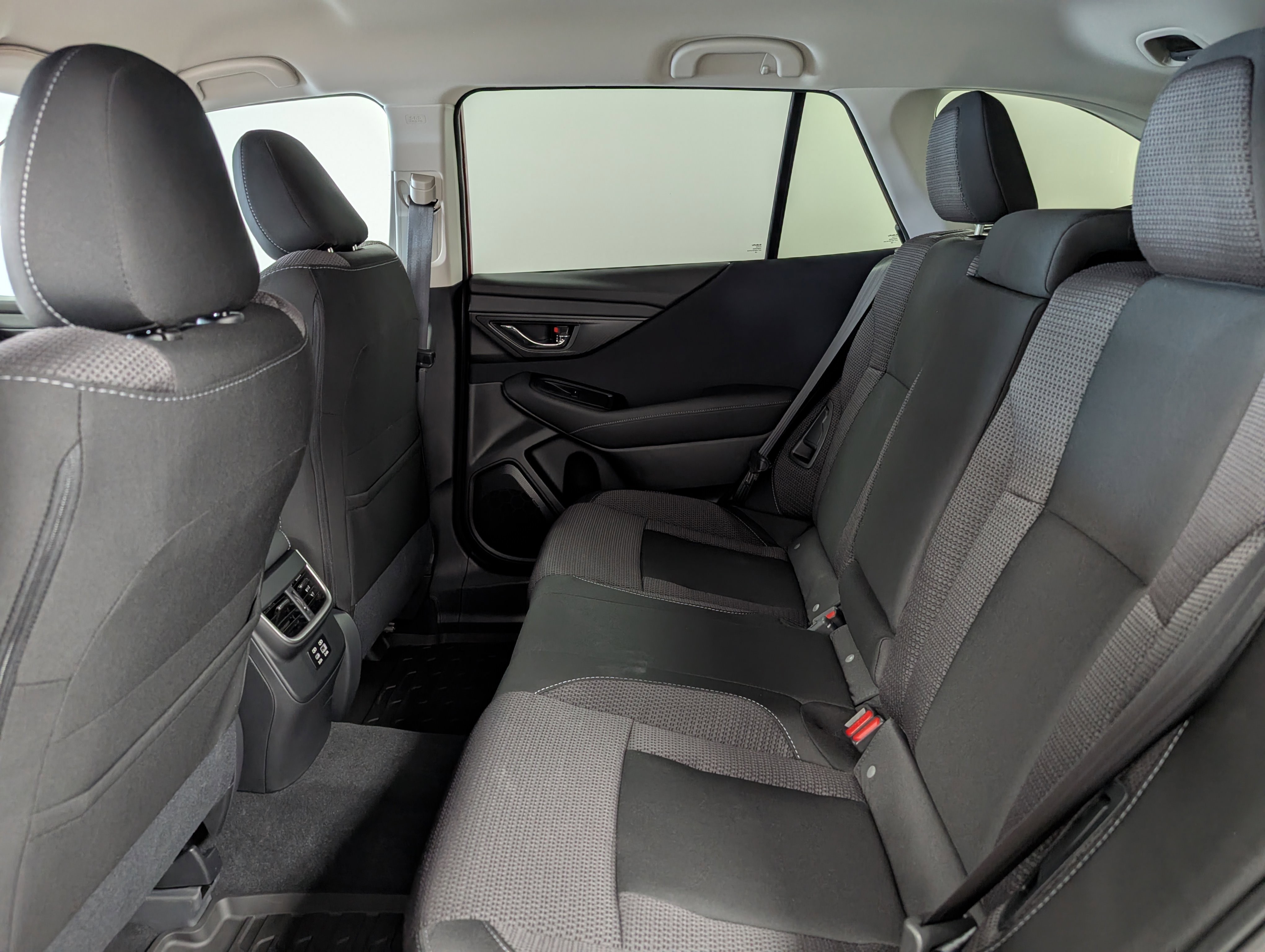 2025 Subaru Outback Premium photo 2