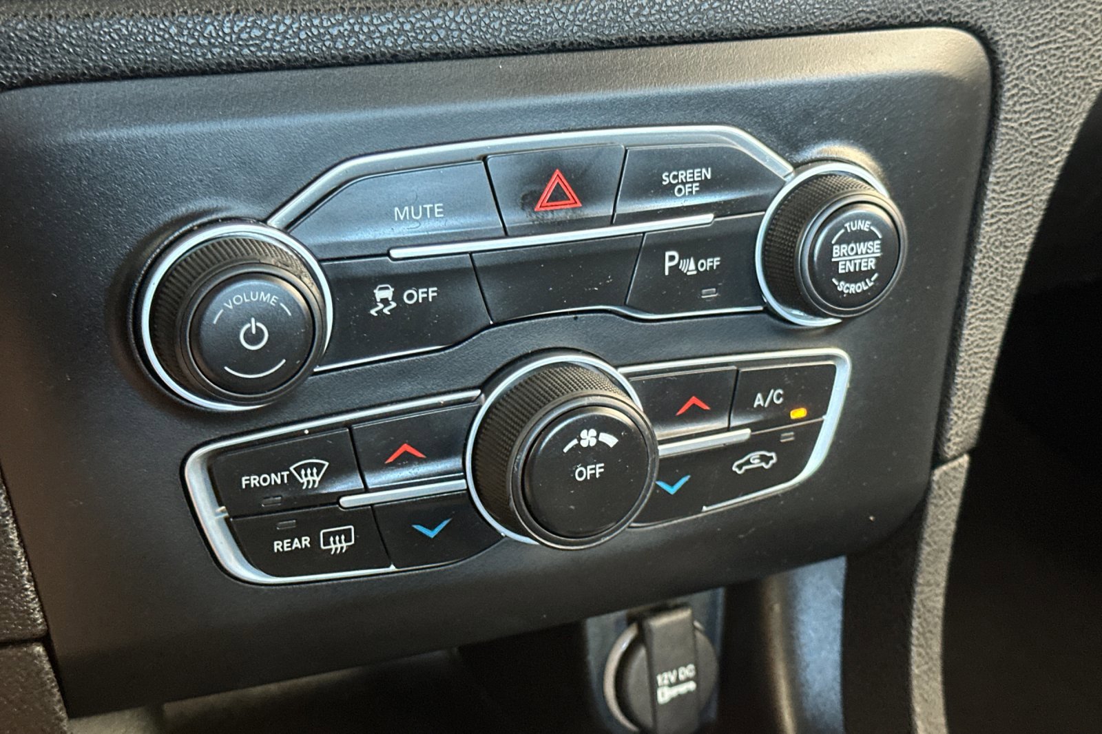 2023 Dodge Charger SXT photo 19