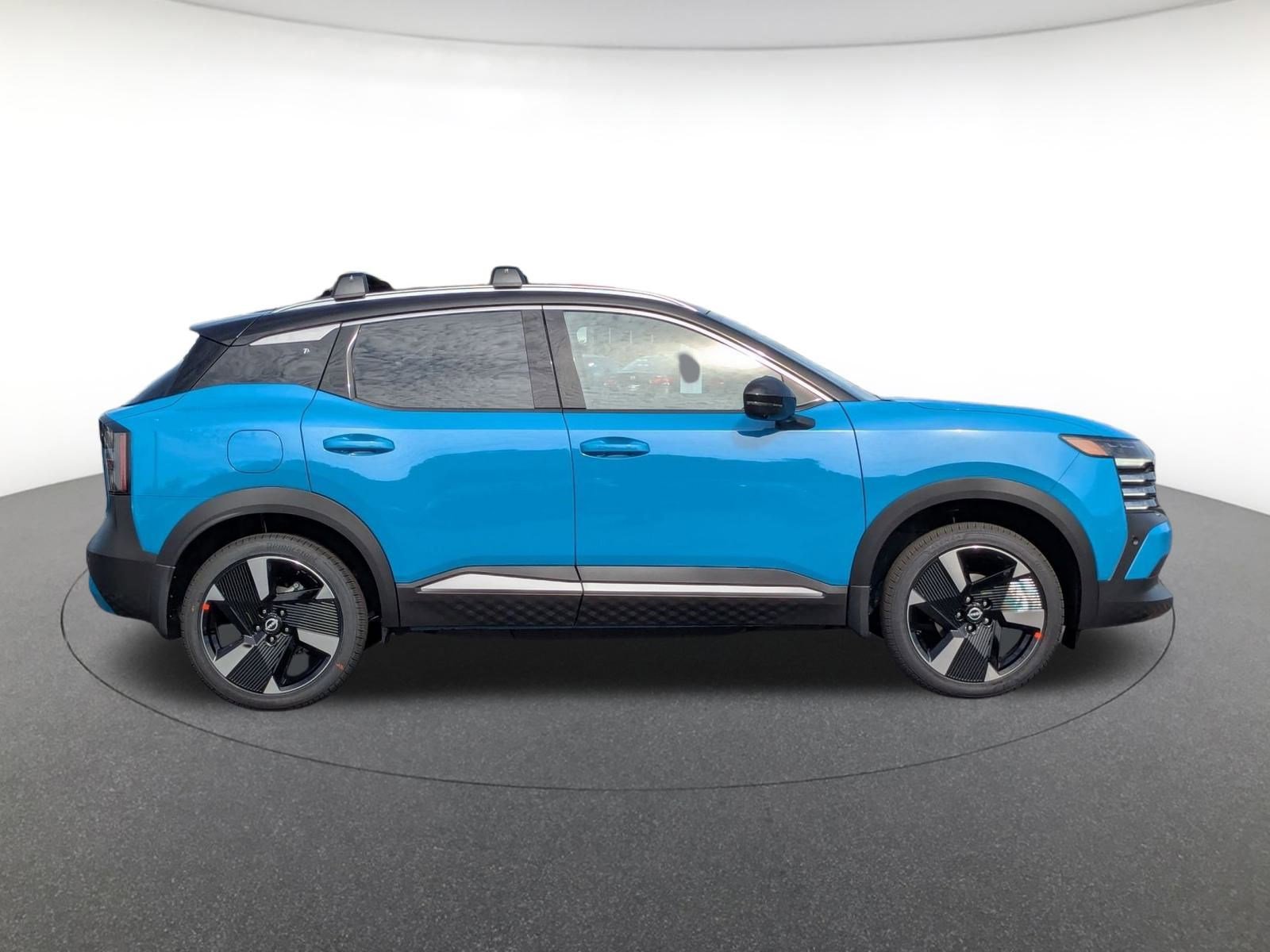 2026 Nissan Kicks SR photo 3