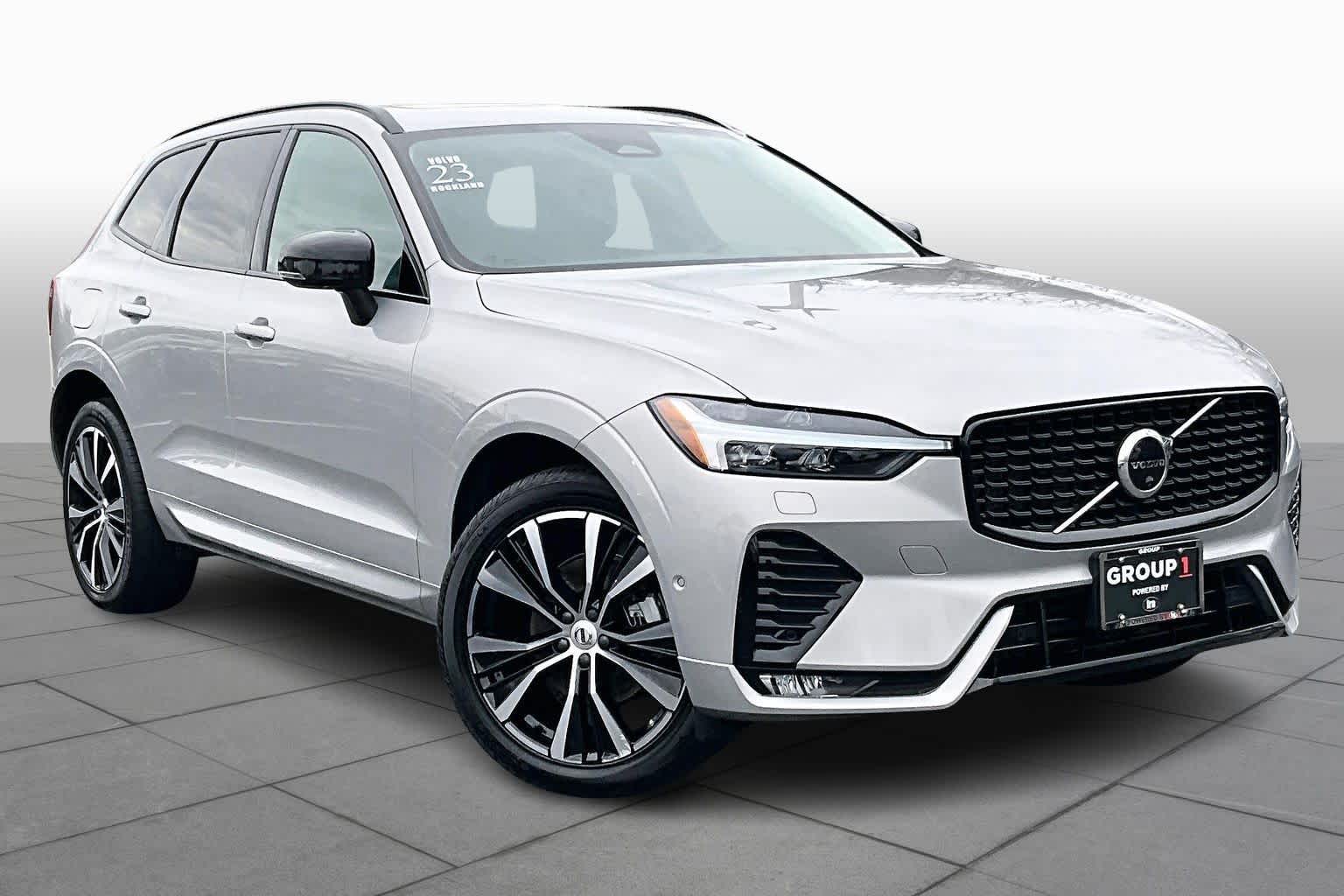 2023 Volvo XC60 Plus photo 2