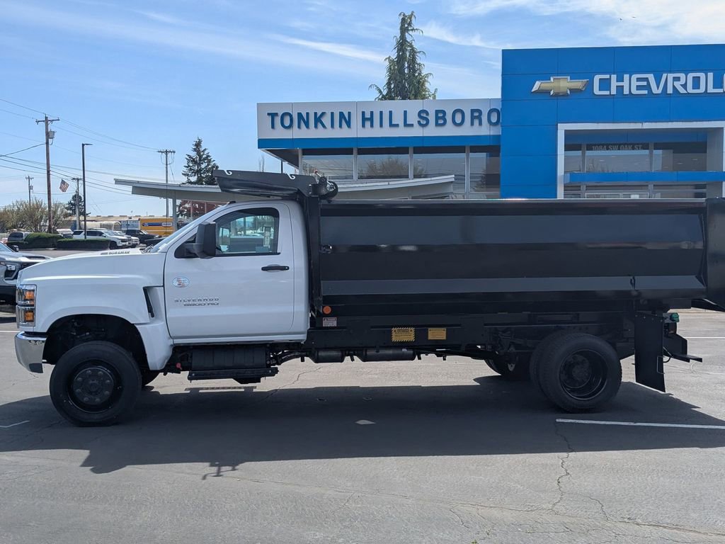 2024 Chevrolet Silverado 5500HD Work Truck photo 3
