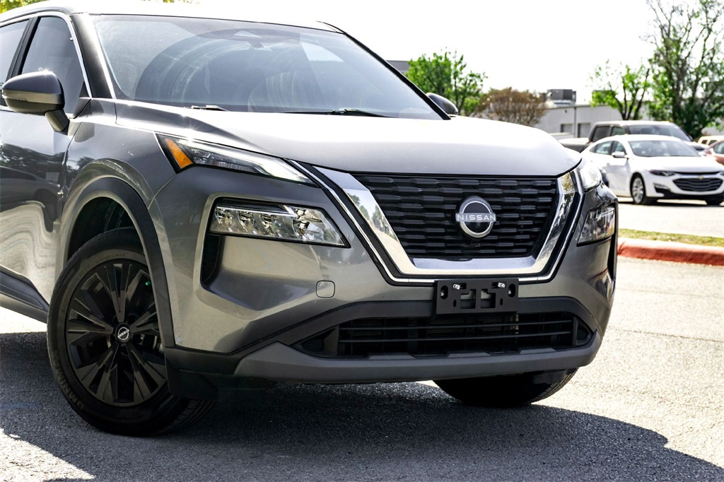 2023 Nissan Rogue SV photo 2