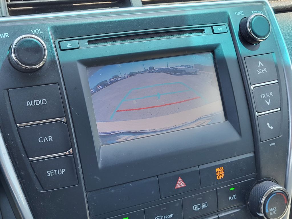 2016 Toyota Camry LE photo 15