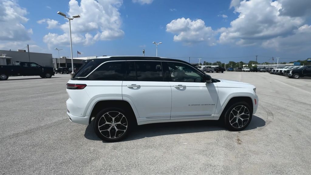 2022 Jeep Grand Cherokee Summit Reserve 4xe photo 9