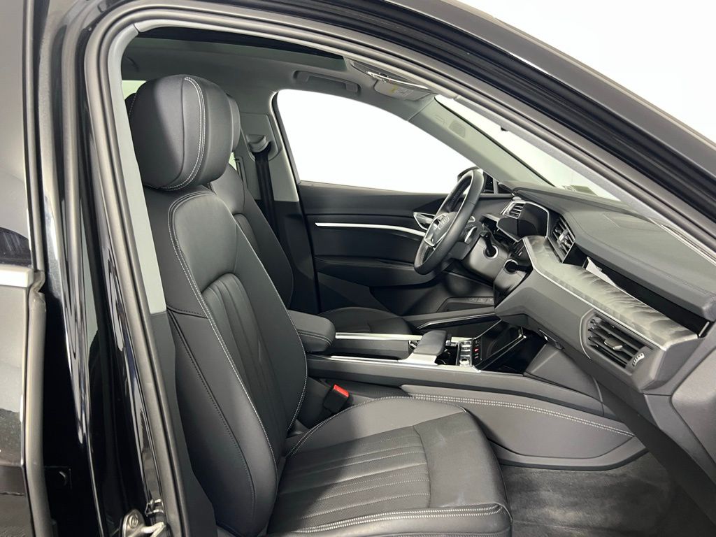 2023 Audi e-tron Premium Plus photo 17