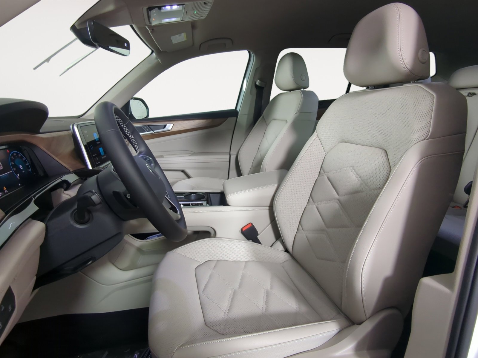 2025 Volkswagen Atlas SE Technology photo 3