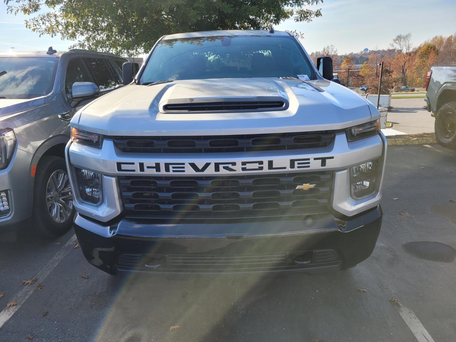 2022 Chevrolet Silverado 2500HD Custom photo 2