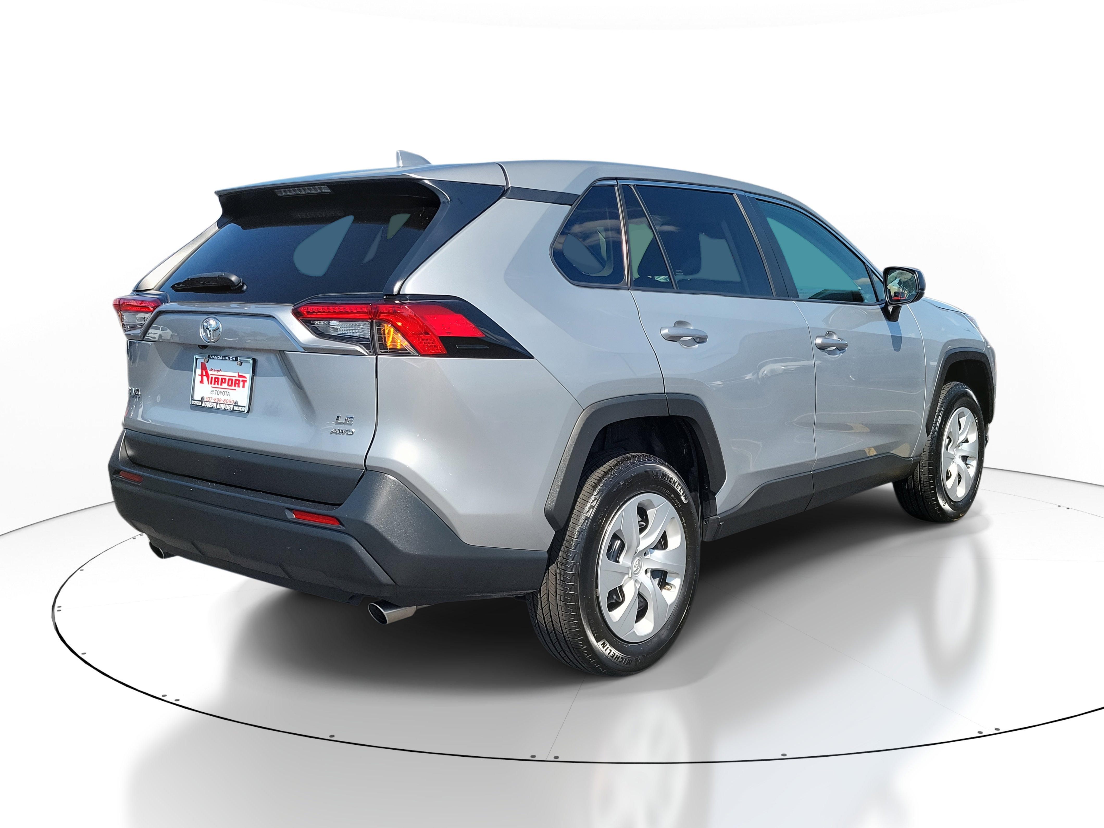 2024 Toyota RAV4 LE photo 3
