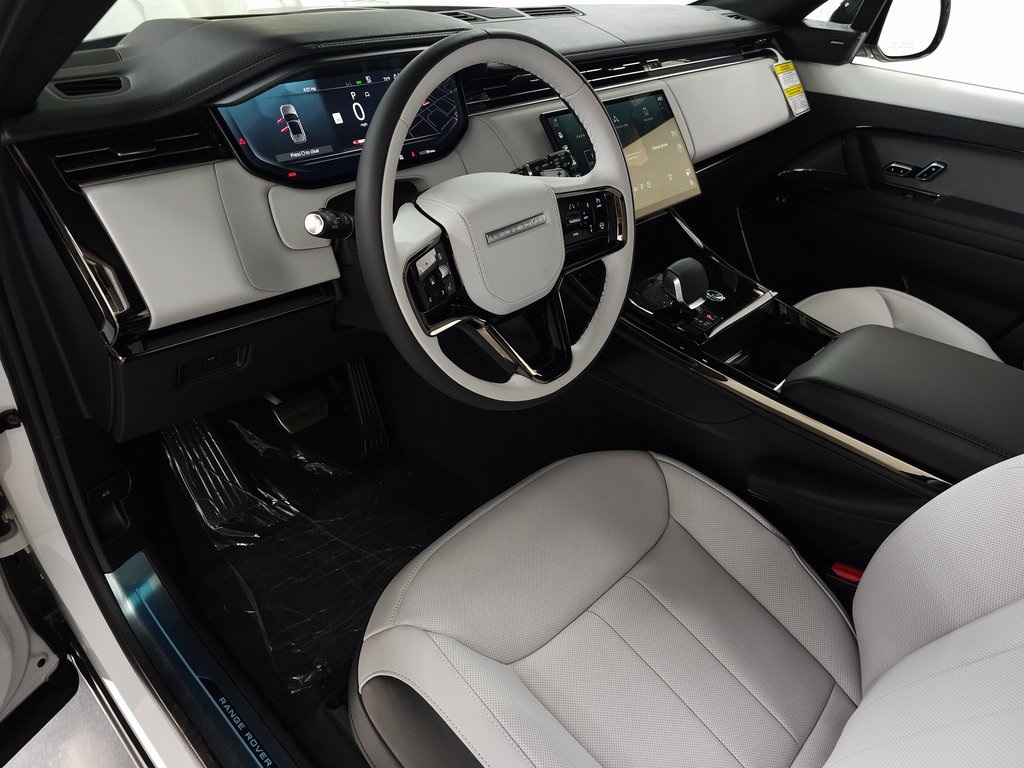 2025 Land Rover Range Rover Sport SE photo 14