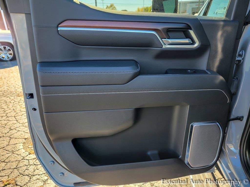 2025 GMC SIERRA - Image 18