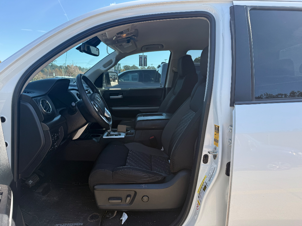 2018 Toyota Tundra SR5 photo 4